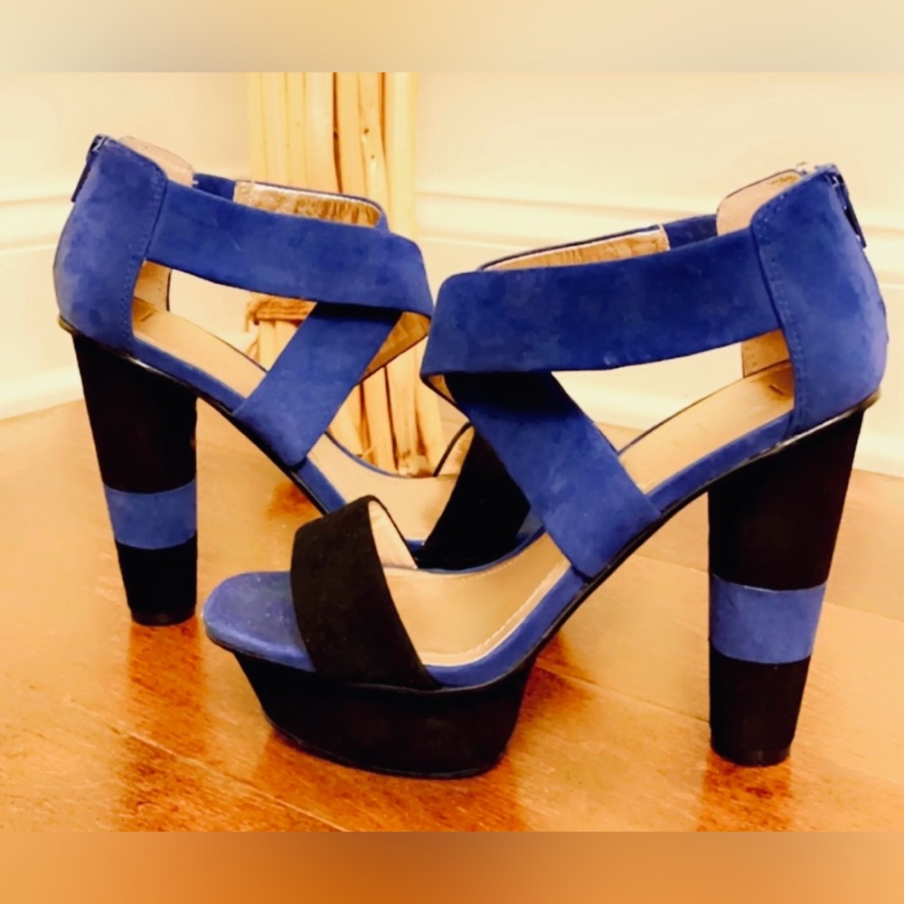 BCBG Paris Blue and Black Suede Platform High Heel Size 8